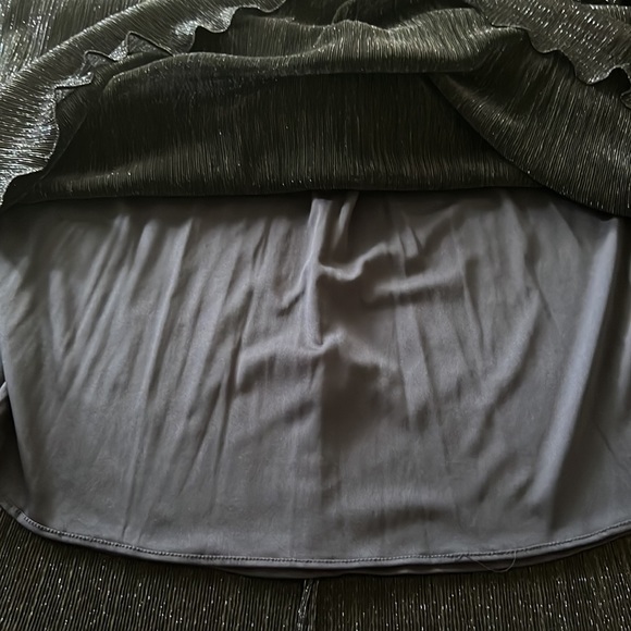 BETSY & ADAM Metallic-Threaded Front-Cutout Gown In Navy. - Picture 13 of 17